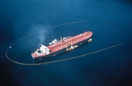 EXXON VALDEZ, Alaska, United States, 1989